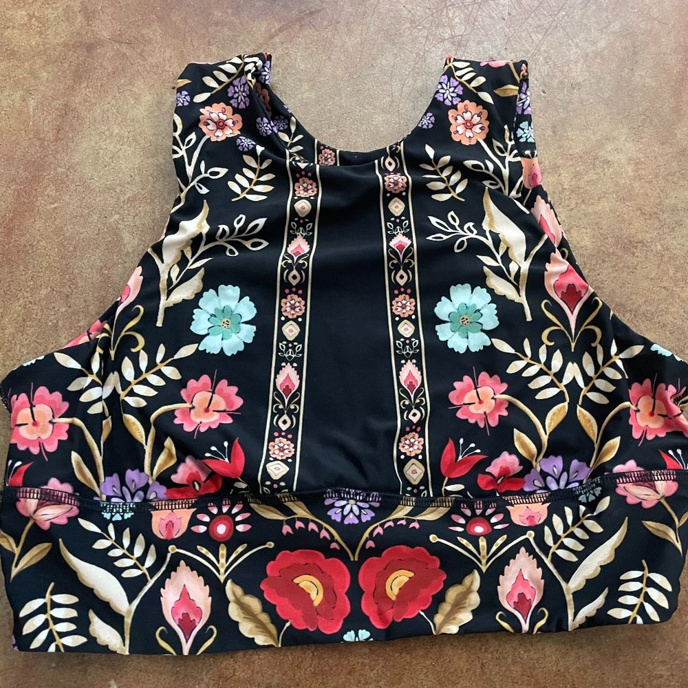 Yoga Democracy tank floral XL